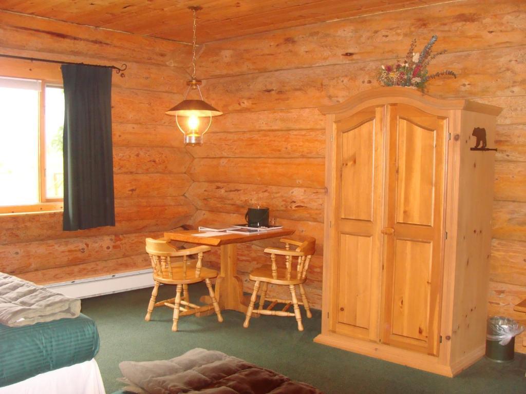 Bear Track Inn Gustavus Habitación foto