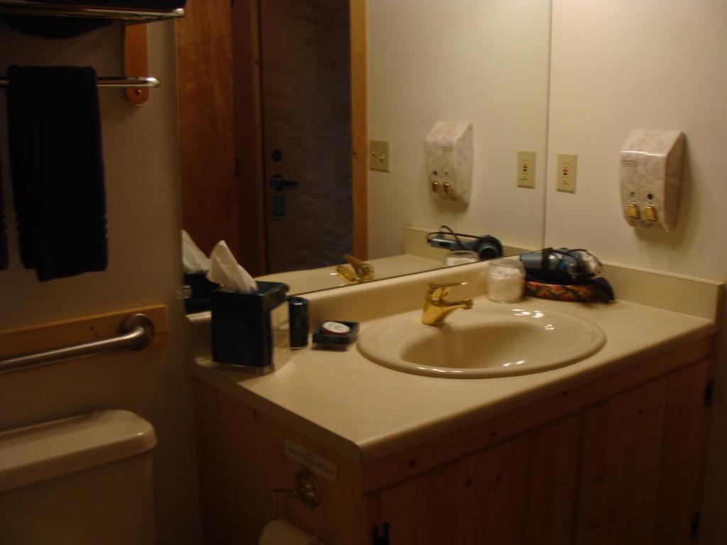 Bear Track Inn Gustavus Habitación foto